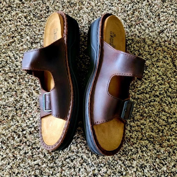 Naot women's leather sandals - Picture 2 of 5